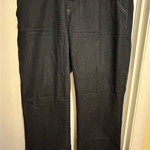 Like new Women’s Ashley Stewart Lightweight Wide Leg Dark Blue Jeans, Size 18